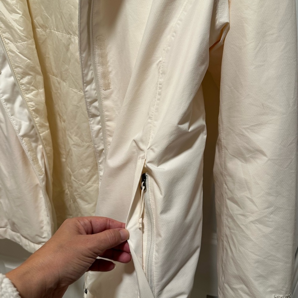 Northface Hyvent hooded jacket - Picture 3 of 7